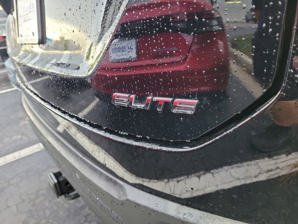 Used 2025 Honda Pilot Elite image 14
