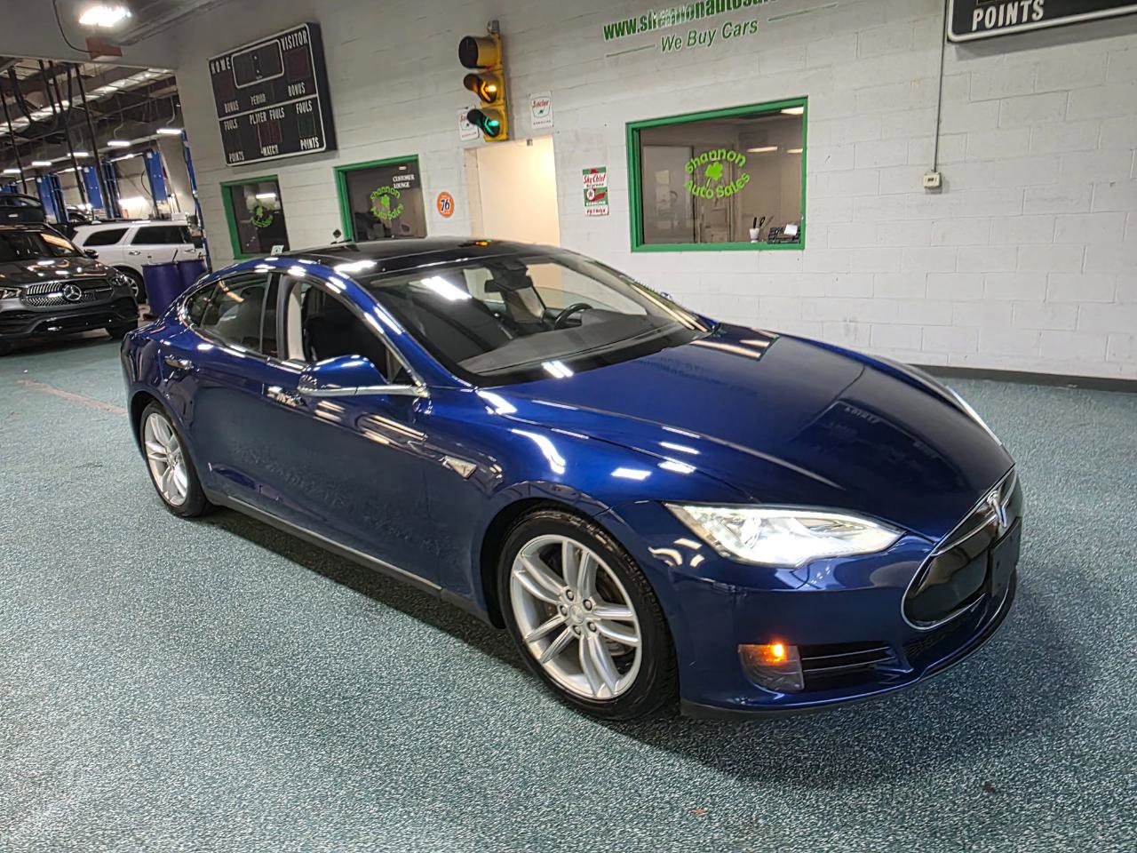 Used 2015 Tesla Model S 70D AWD/4WD image 4