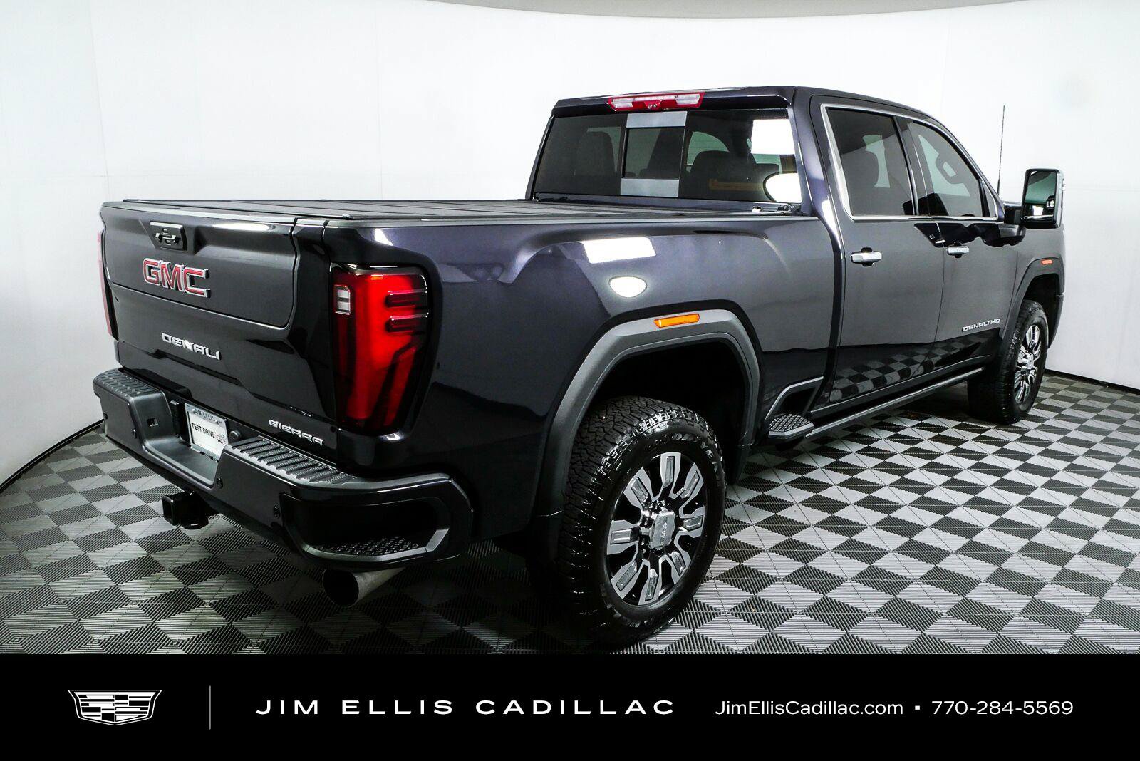 Used 2026 GMC Sierra 2500 Denali w/ Denali Reserve Package AWD/4WD image 3