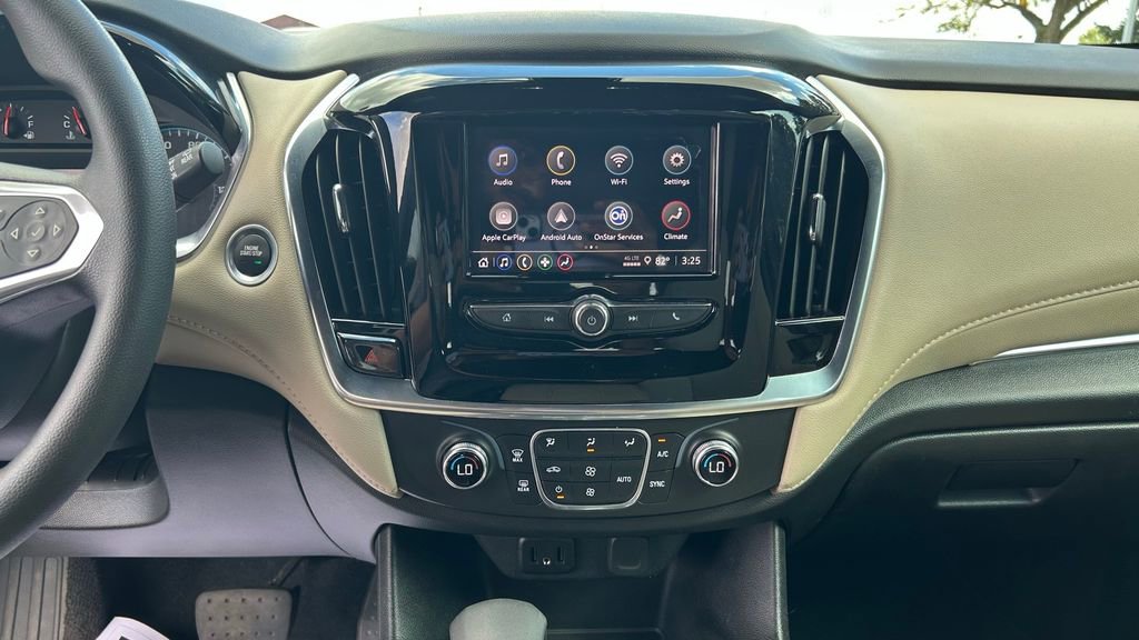 Used 2022 Chevrolet Traverse LS image 25