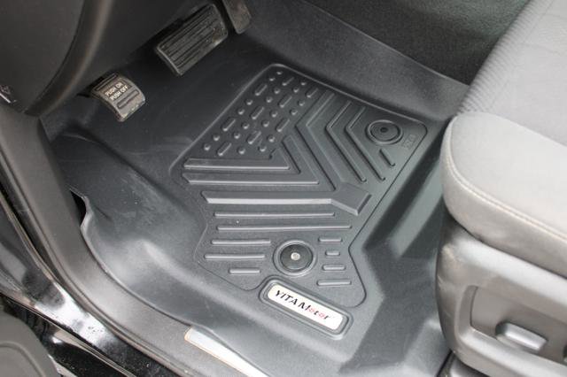 Used 2018 Chevrolet Silverado 1500 LT w/ All Star Edition image 19