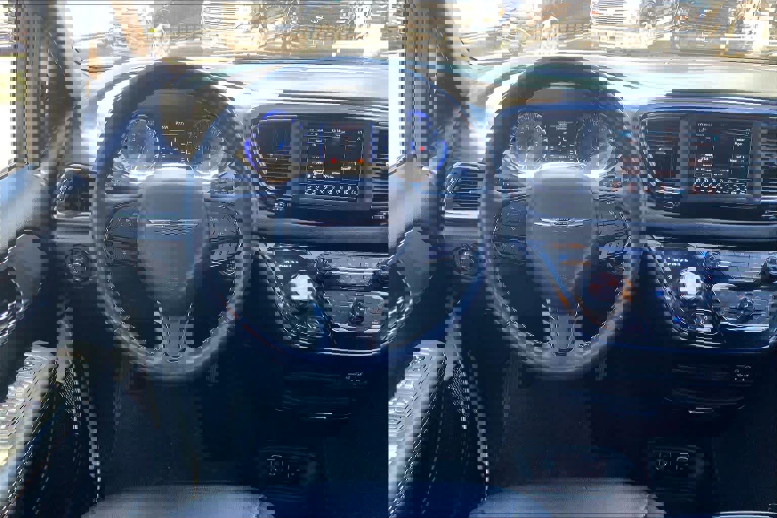 Used 2020 Chrysler Pacifica Touring w/ S Appearance Package FWD image 5