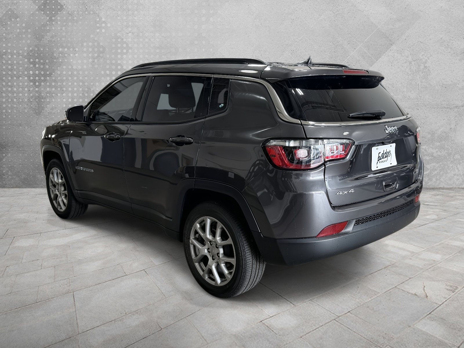 Used 2022 Jeep Compass Latitude w/ Sun and Sound Group AWD/4WD image 4