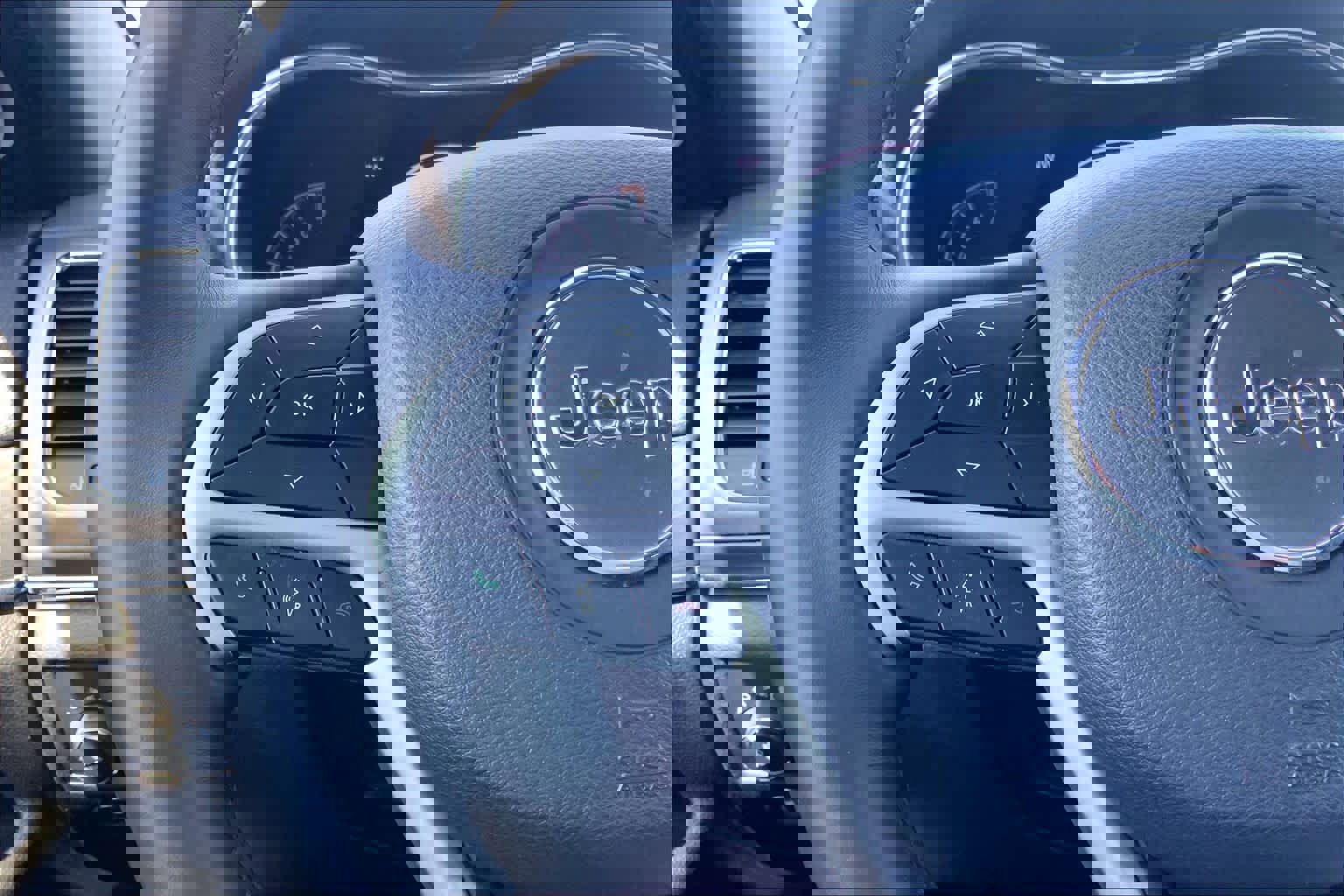 Used 2019 Jeep Grand Cherokee Limited image 21