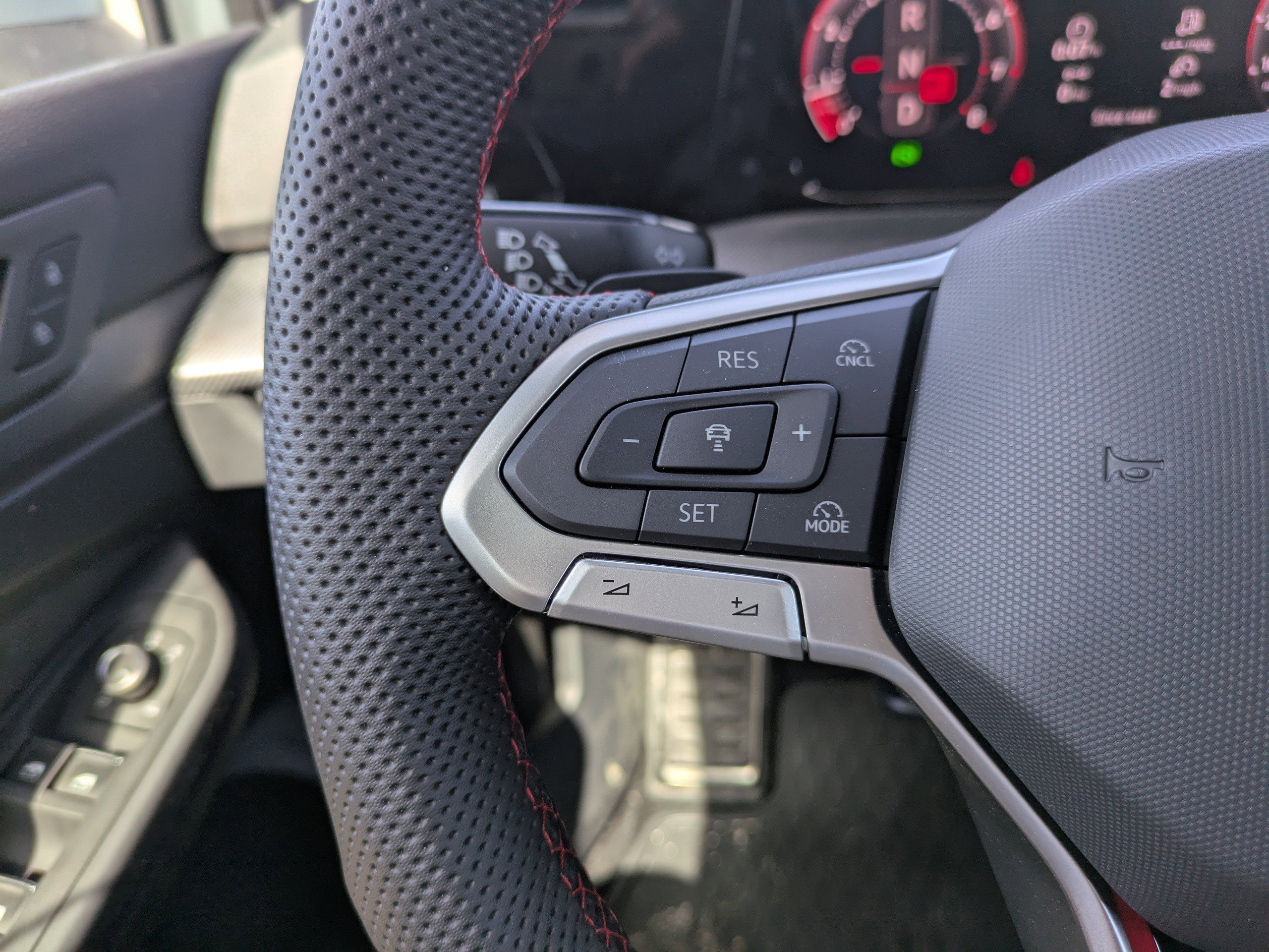 New 2026 Volkswagen GTI SE FWD image 24