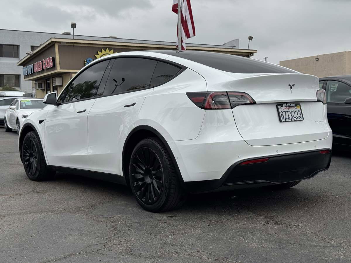 Used 2022 Tesla Model Y Long Range AWD/4WD image 13