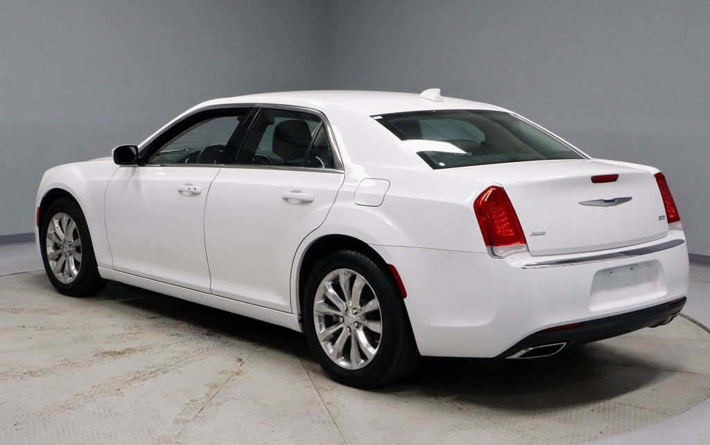 Used 2022 Chrysler 300 Touring image 8