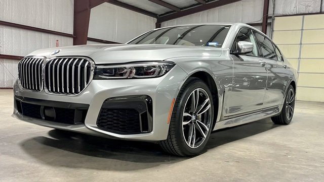 Used 2021 BMW 750i xDrive w/ M Sport Package image 7