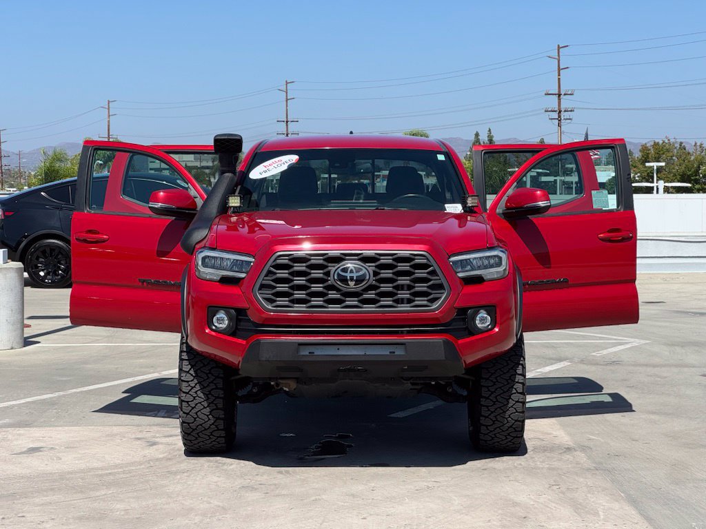 Used 2021 Toyota Tacoma TRD Off-Road w/ Technology Package AWD/4WD image 31