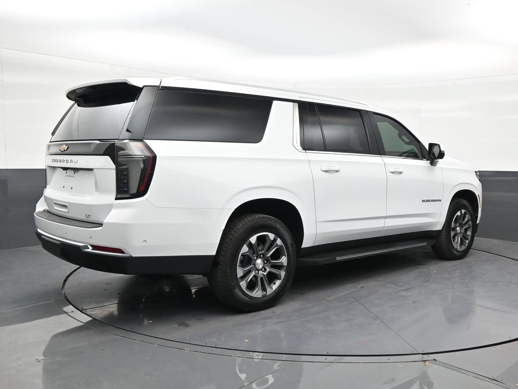 Used 2026 Chevrolet Suburban LT w/ Comfort Package RWD image 5