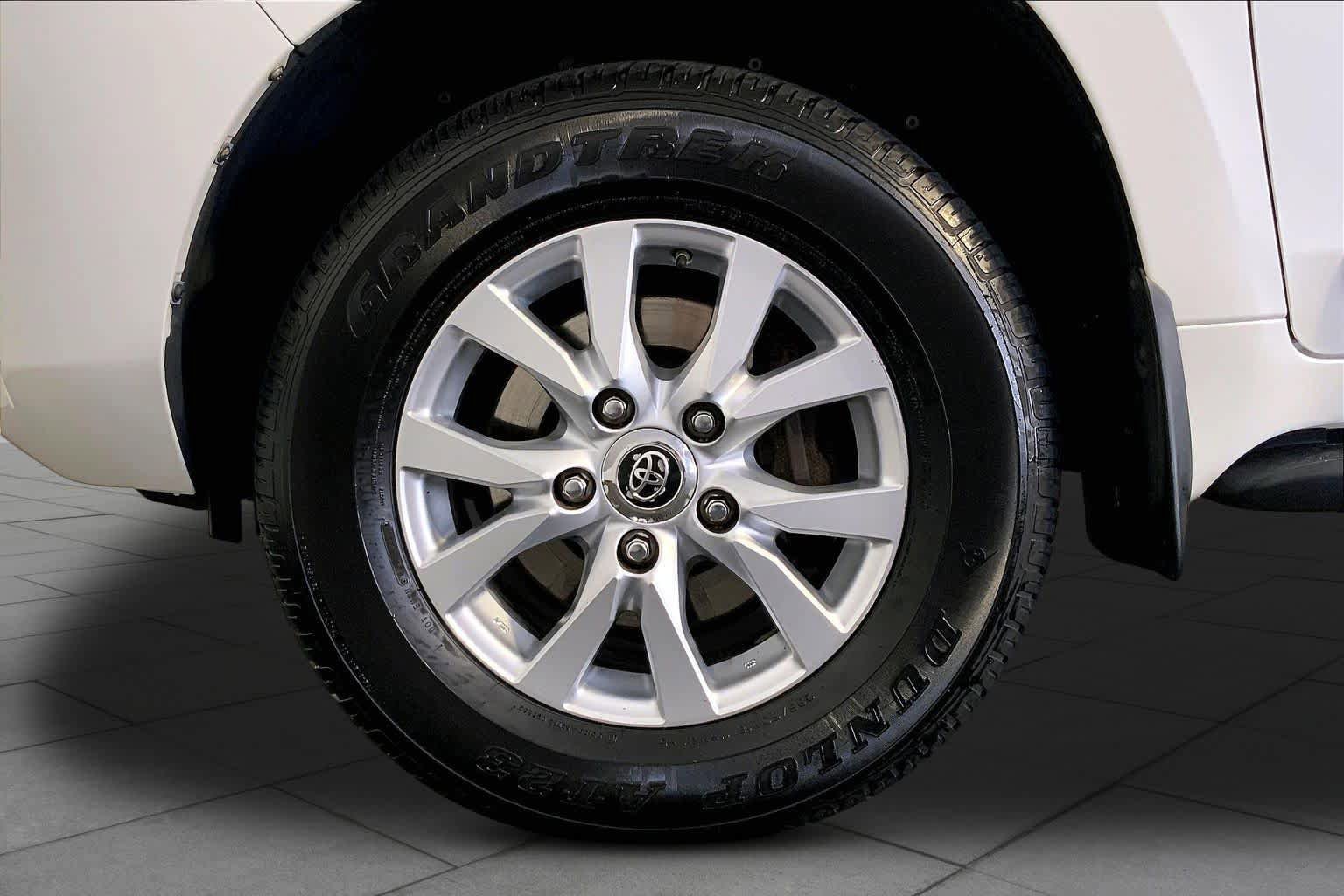 Used 2019 Toyota Land Cruiser AWD/4WD image 11
