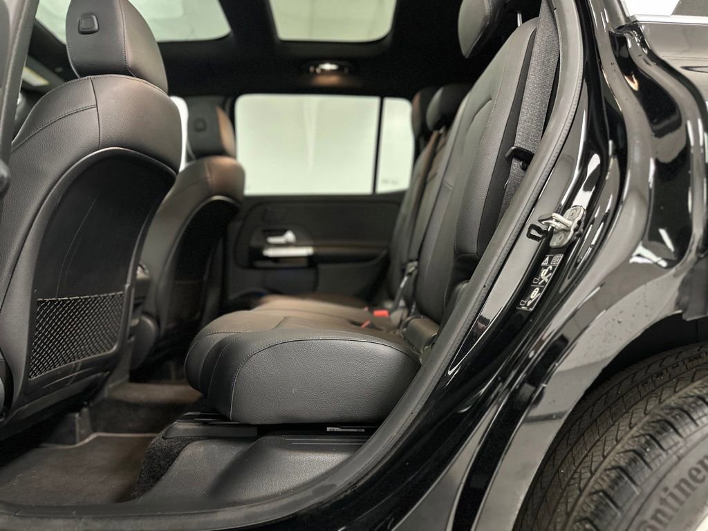 Used 2025 Mercedes-Benz GLB 250 image 21