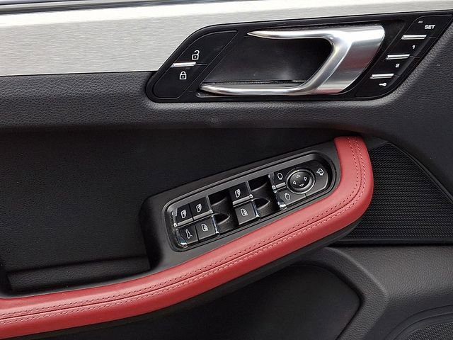 Used 2023 Porsche Macan S AWD/4WD image 16