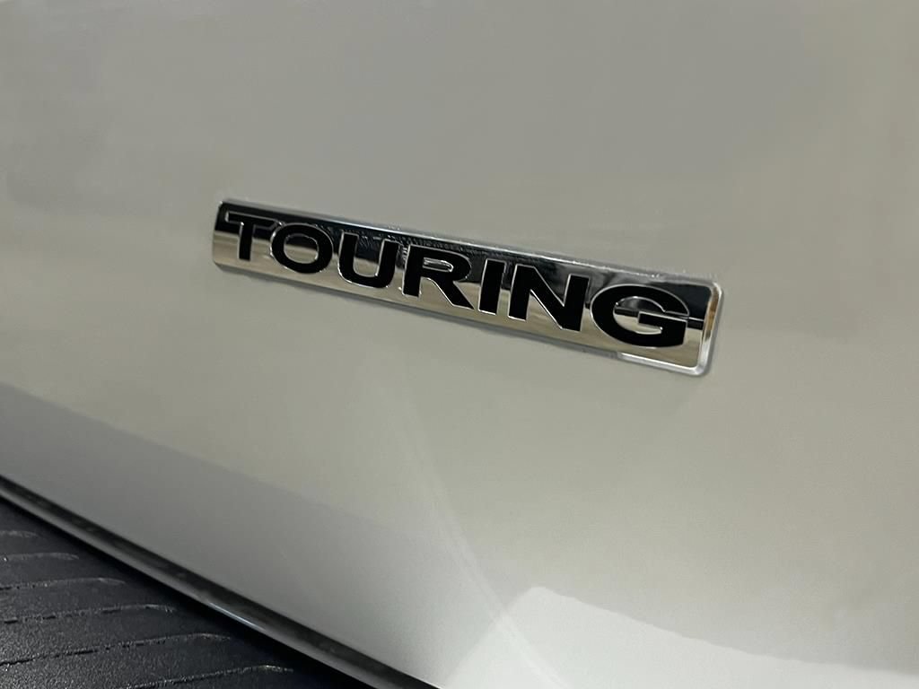 New 2026 Honda Odyssey Touring image 7