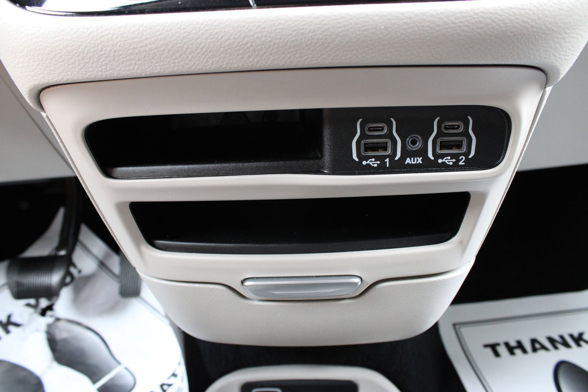 Used 2024 Chrysler Pacifica Touring-L FWD image 44