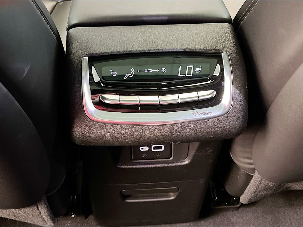 Used 2022 Cadillac XT6 Sport w/ Platinum Package image 27