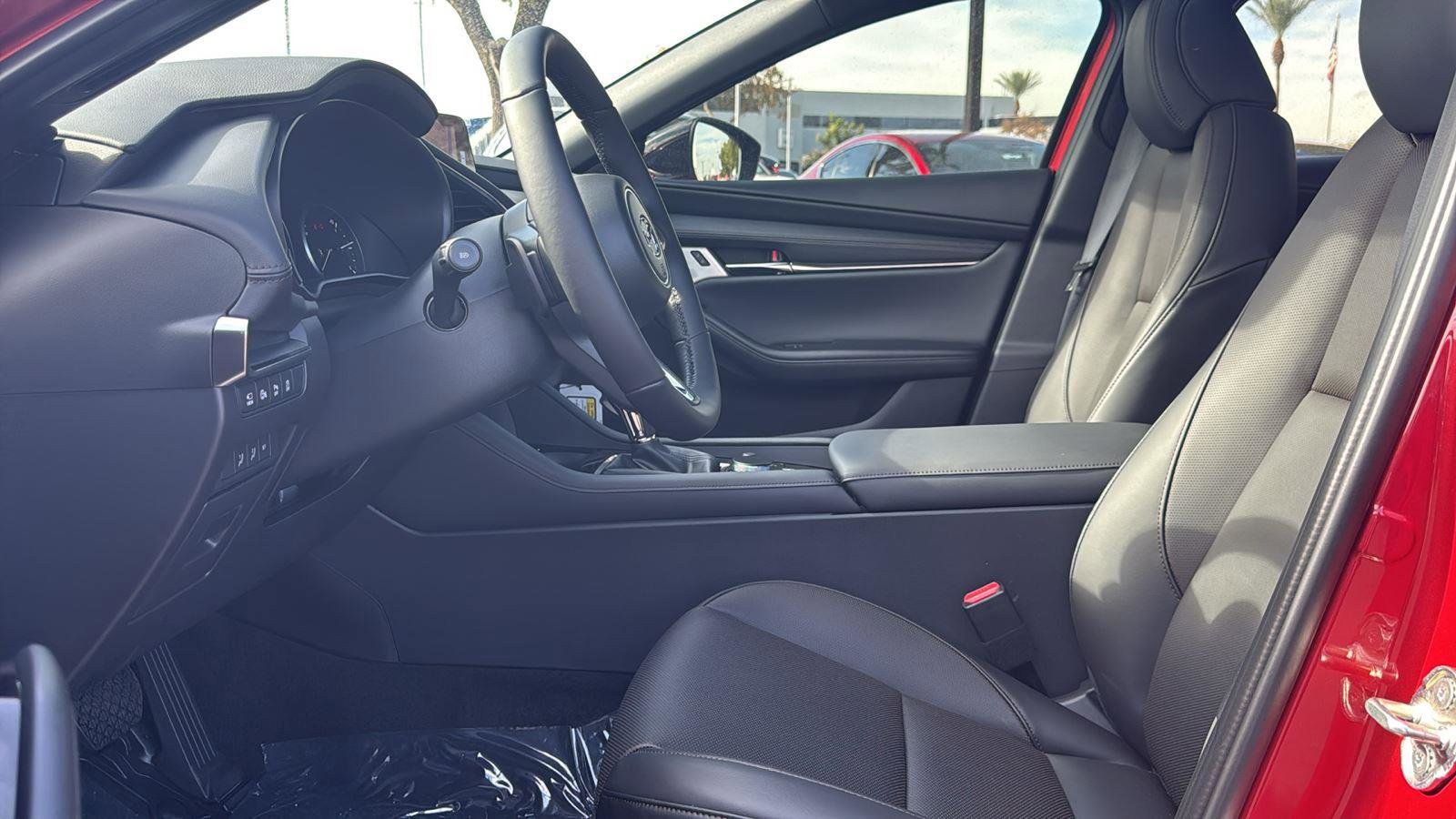 New 2026 MAZDA MAZDA3 Hatchback w/Premium Plus Pkg image 22