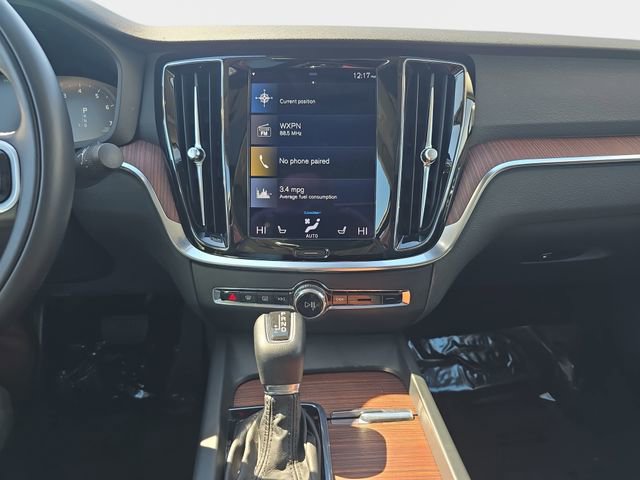 Used 2021 Volvo S60 T6 Momentum w/ Premium Package image 23