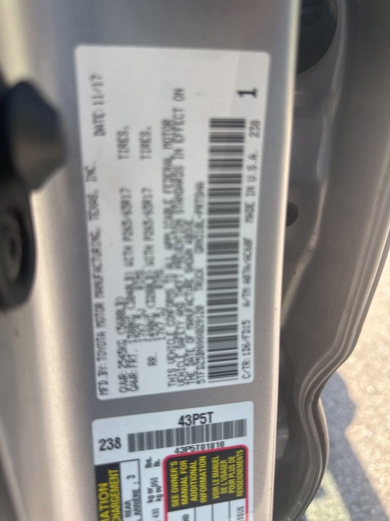 Used 2017 Toyota Tacoma TRD Sport w/ Premium & Technology Package image 12