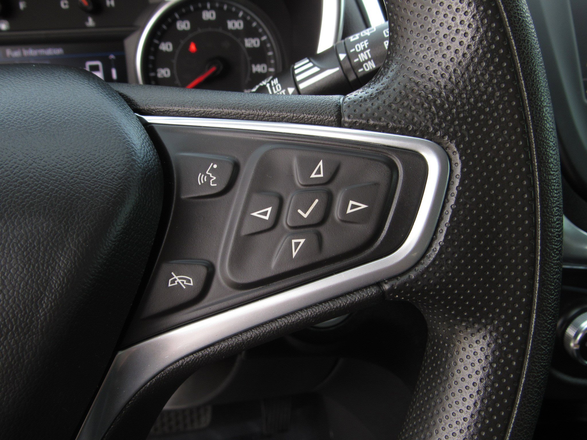 Used 2023 Chevrolet Equinox LT FWD image 24