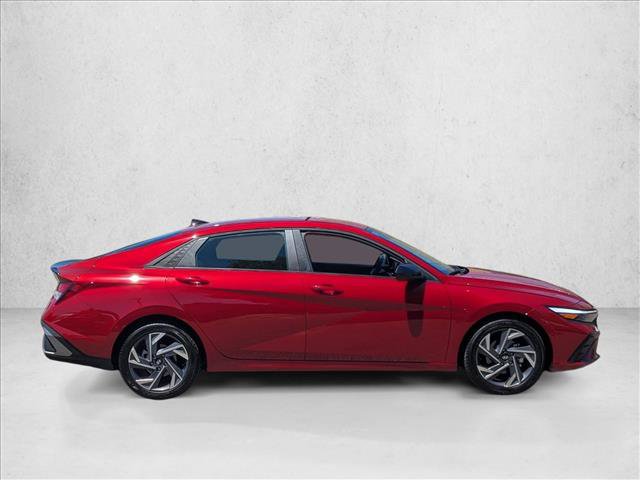 Used 2025 Hyundai Elantra Sport FWD image 4