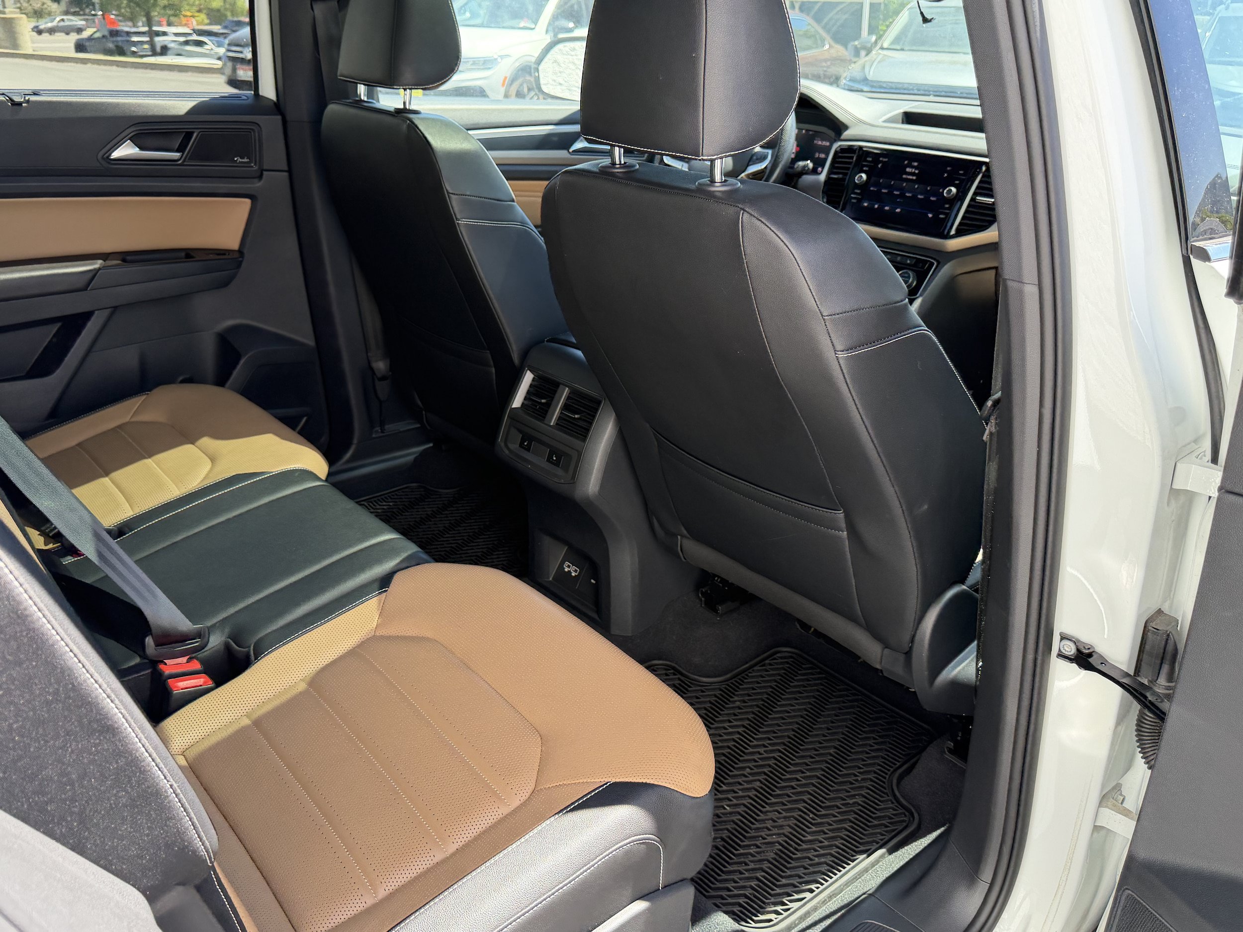 Used 2020 Volkswagen Atlas Cross Sport SEL Premium R-Line AWD/4WD image 31