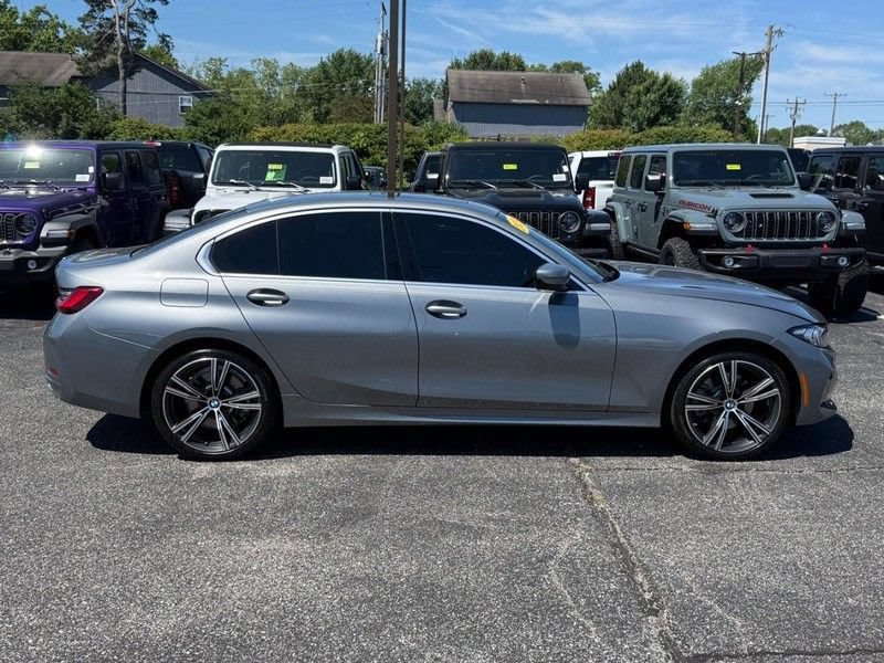 Used 2024 BMW 330i xDrive Sedan w/ Premium Package AWD/4WD image 5