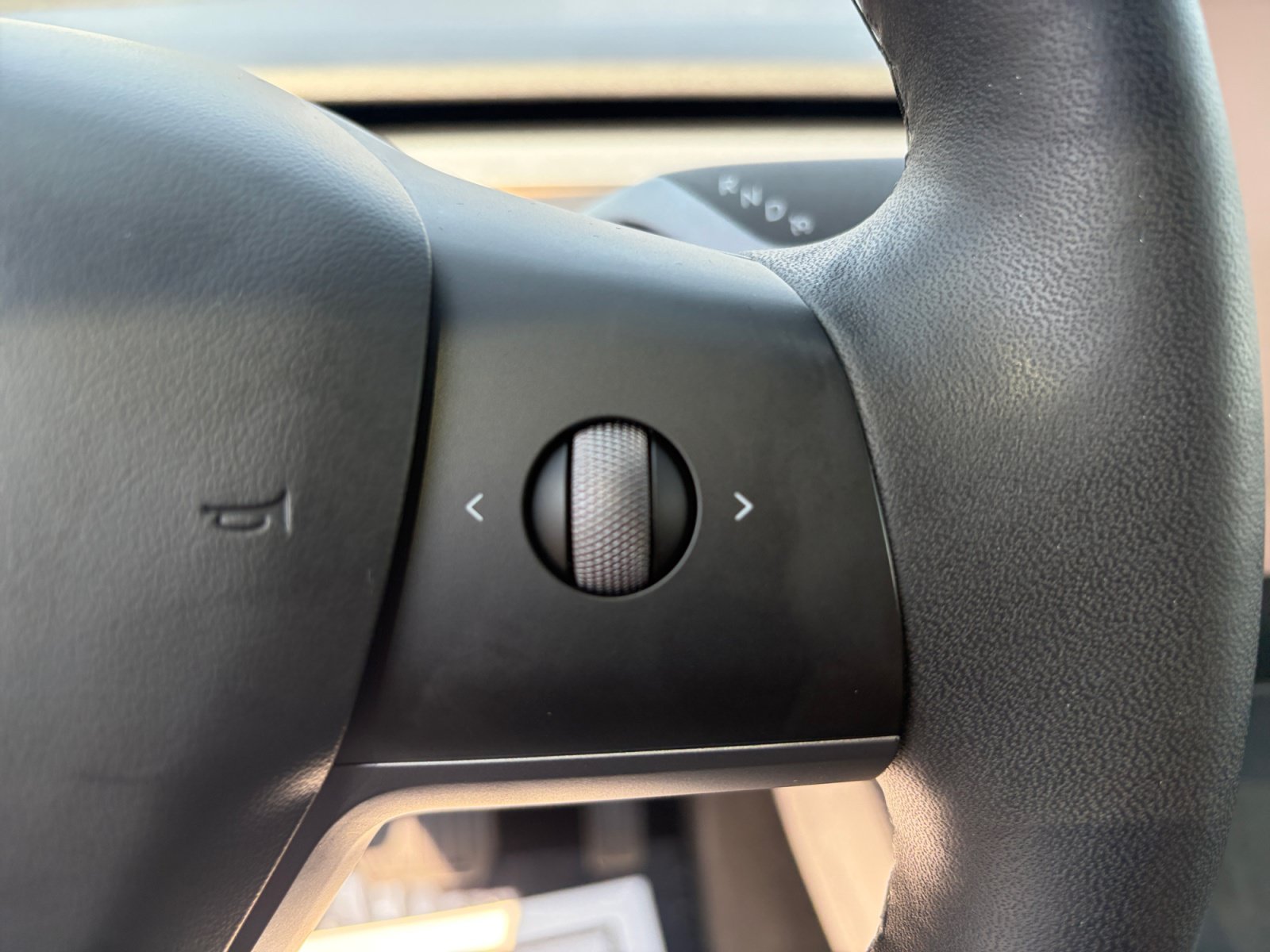 Used 2025 Tesla Model Y Long Range AWD/4WD image 10