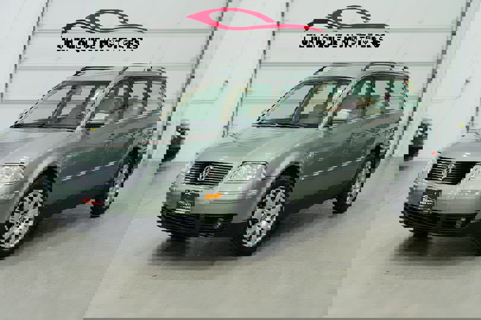 Used 2002 Volkswagen Passat GLX image 1