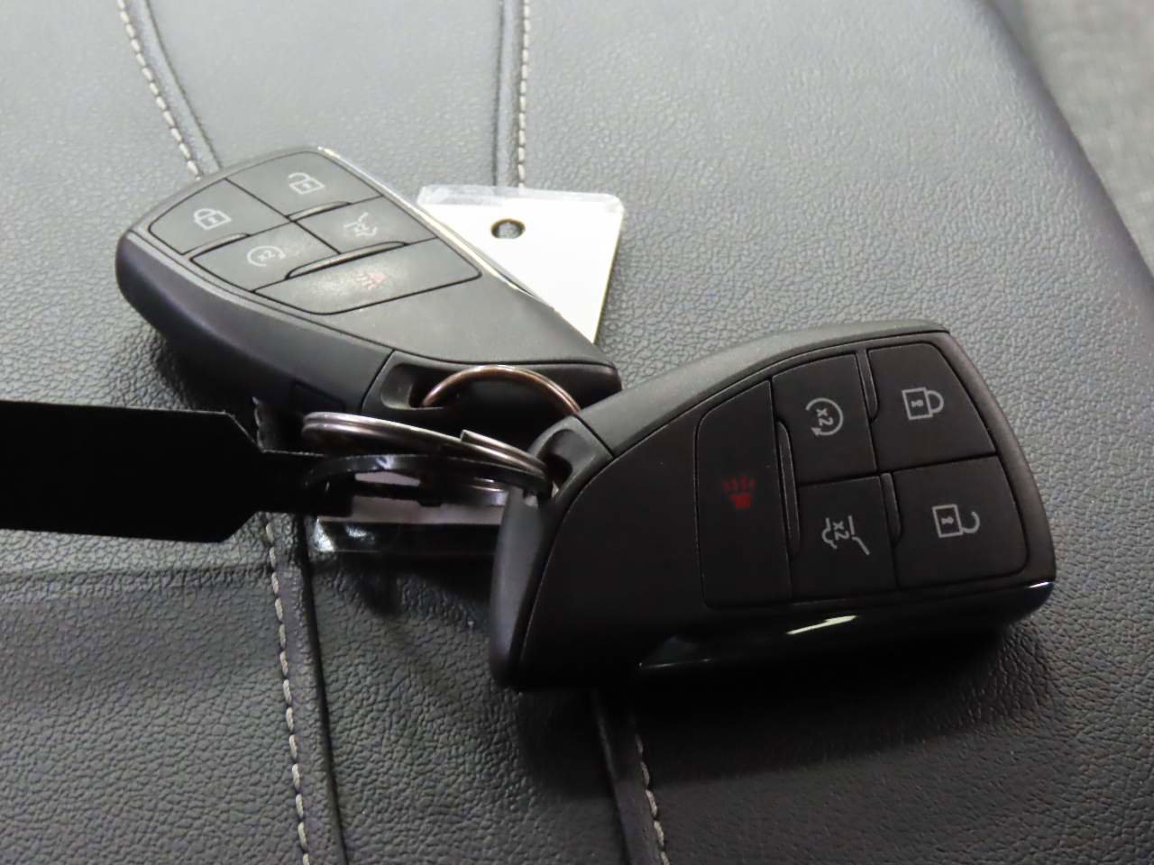 Used 2025 Chevrolet Traverse LT image 16