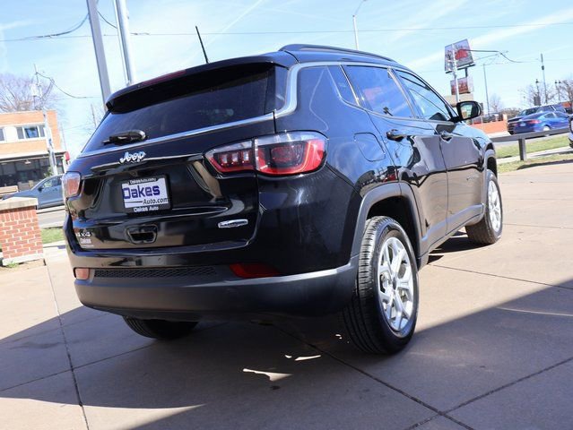 Used 2025 Jeep Compass Latitude w/ Sun & Sound Group image 8