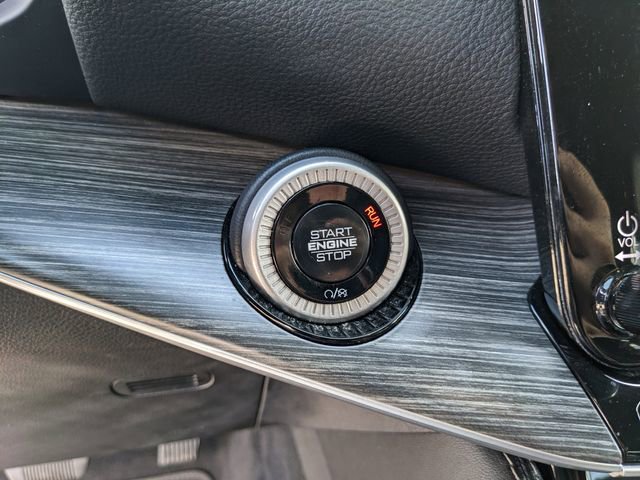 Used 2024 Jeep Wagoneer L Series II w/ Flexible Seating Group image 29