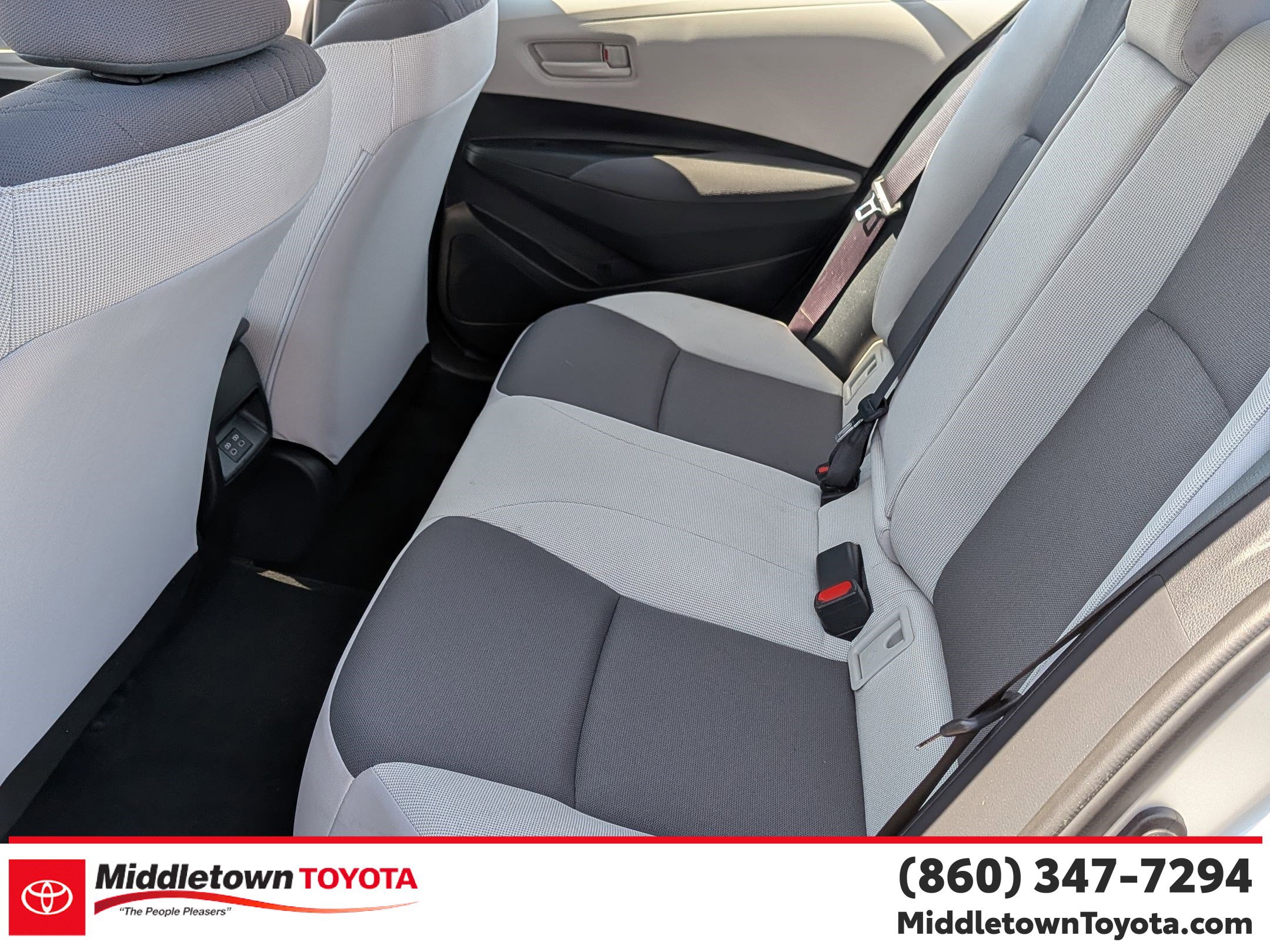 Used 2023 Toyota Corolla LE image 35