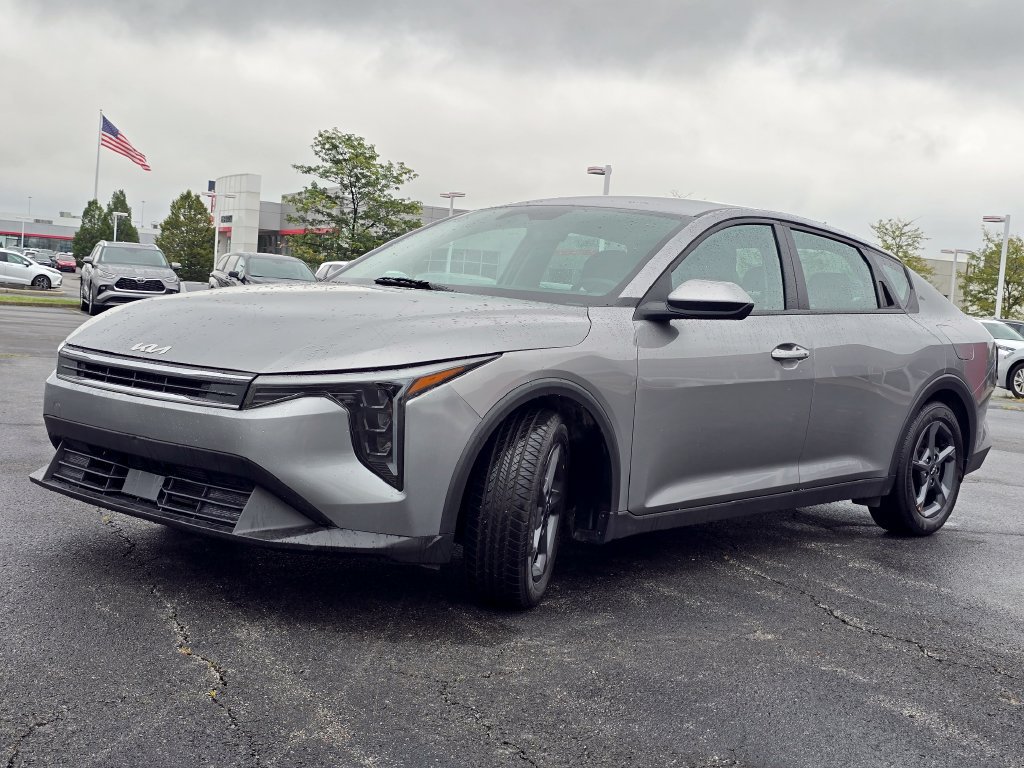Used 2025 Kia K4 FWD image 9