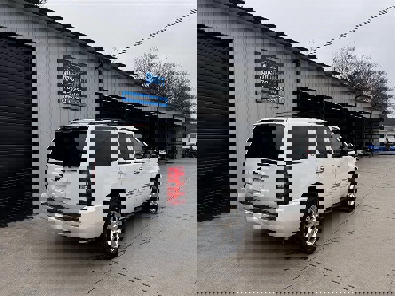 Used 2011 Chevrolet Tahoe LTZ image 15