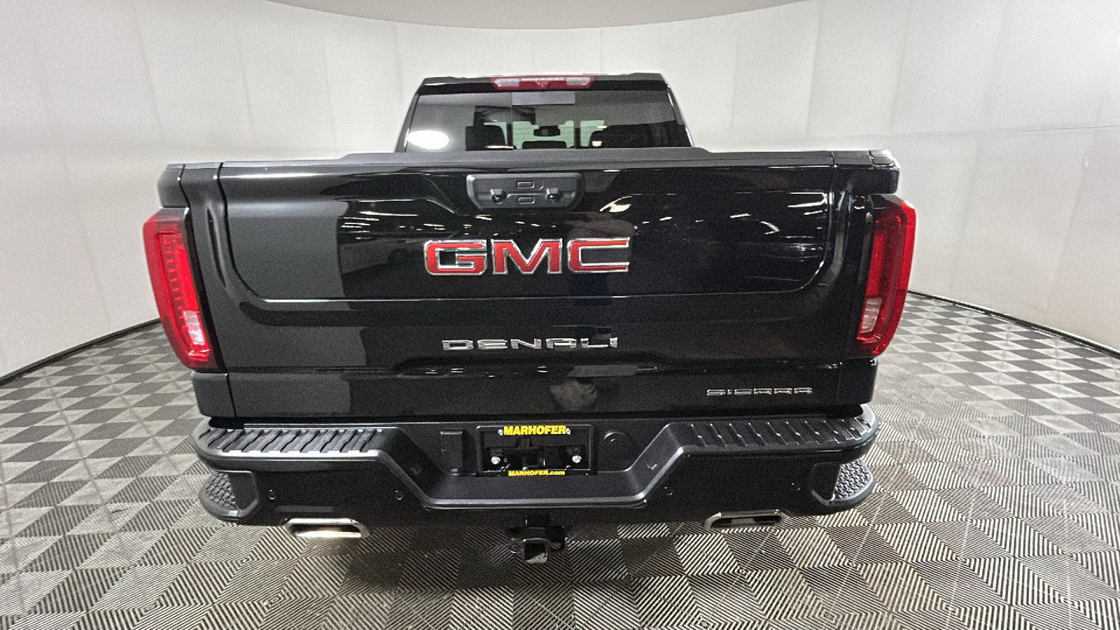 Used 2025 GMC Sierra 1500 Denali AWD/4WD image 4