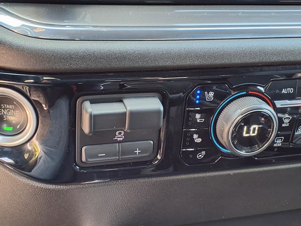 Certified 2024 Chevrolet Silverado 1500 High Country w/ Technology Package image 20