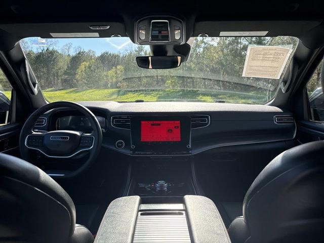 Used 2024 Jeep Wagoneer Series II w/ Flexible Seating Group image 15