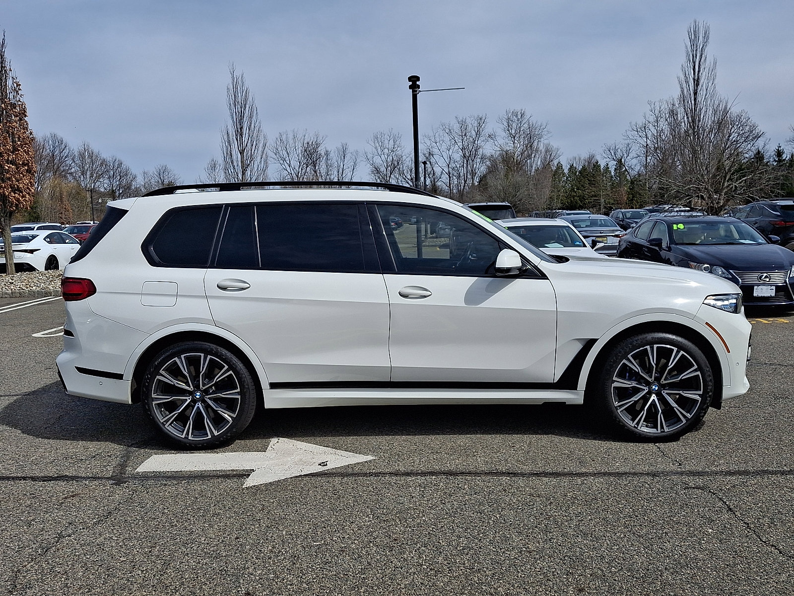 Used 2022 BMW X7 M50i image 7