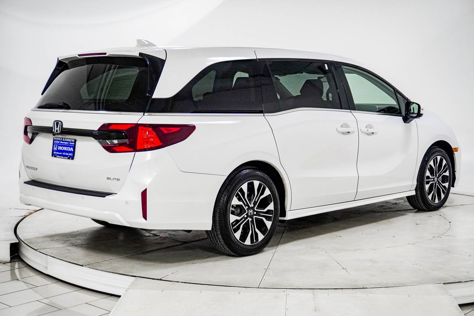 Certified 2026 Honda Odyssey Elite image 12