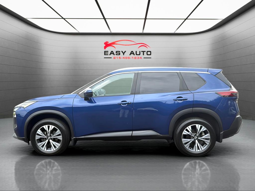 Used 2022 Nissan Rogue SV w/ SV Premium Package image 2
