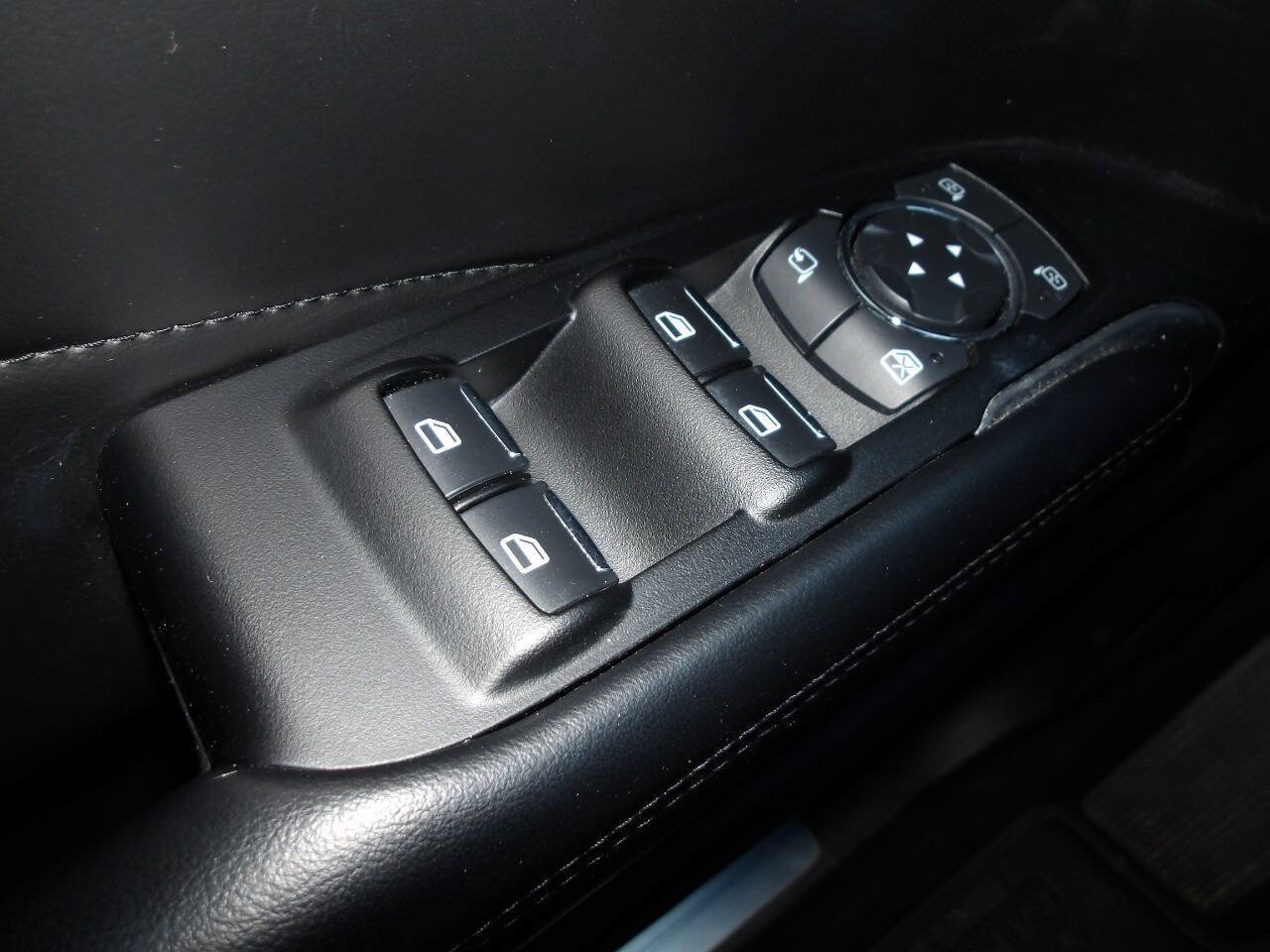 Used 2019 Lincoln MKC Reserve w/ MKC Climate Package FWD image 23