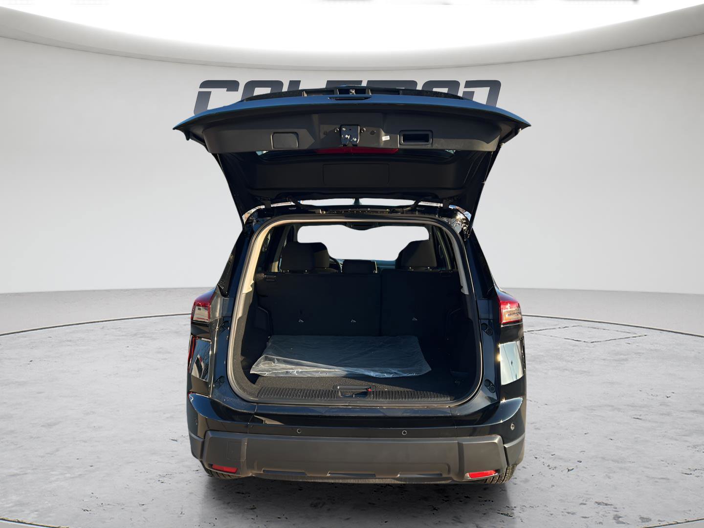 Used 2025 Nissan Rogue S image 12