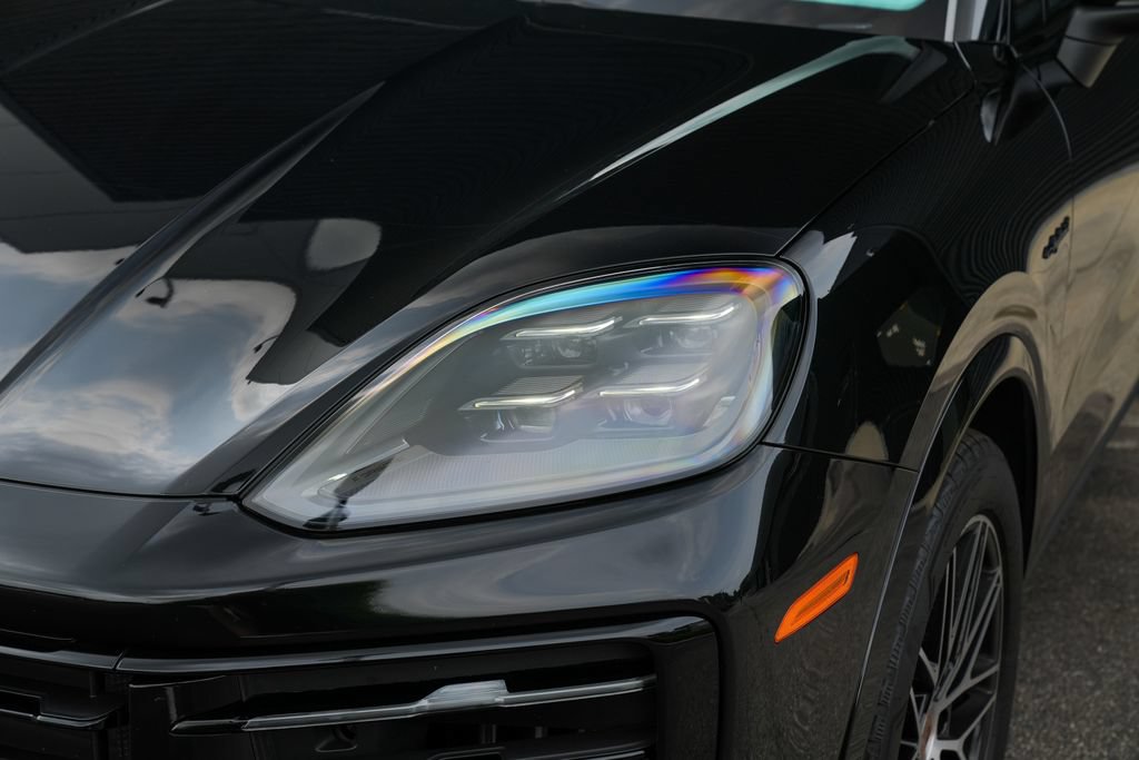 Certified 2025 Porsche Cayenne E-Hybrid AWD/4WD image 7