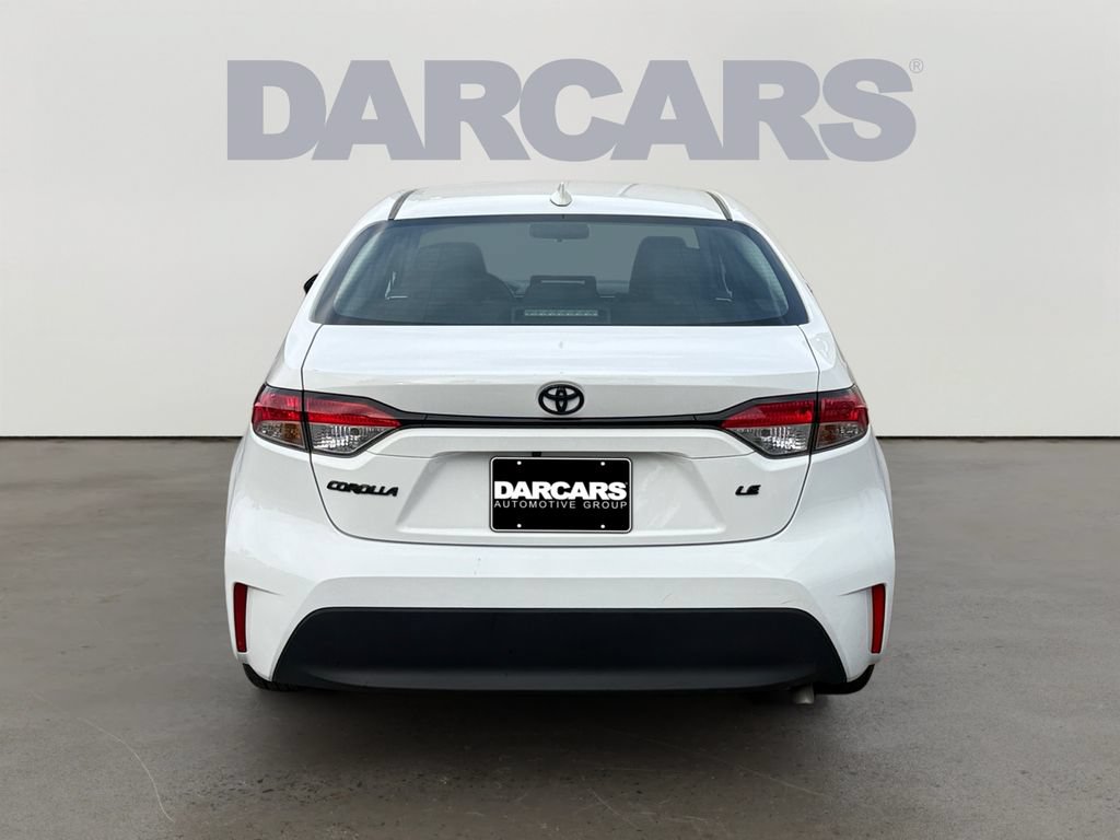 Used 2025 Toyota Corolla LE FWD image 6