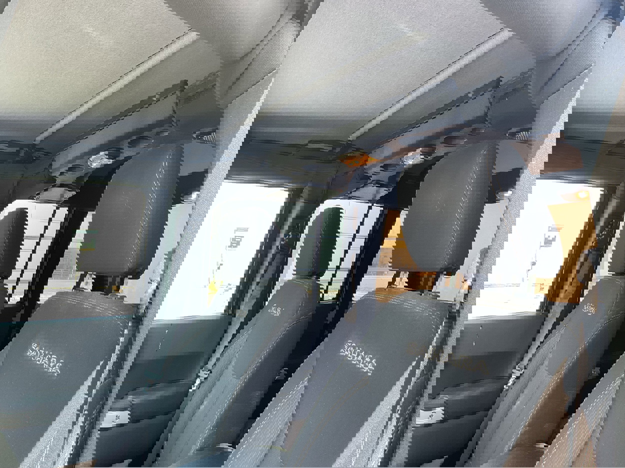 Used 2017 Jeep Wrangler Unlimited Sahara w/ Connectivity Group image 7