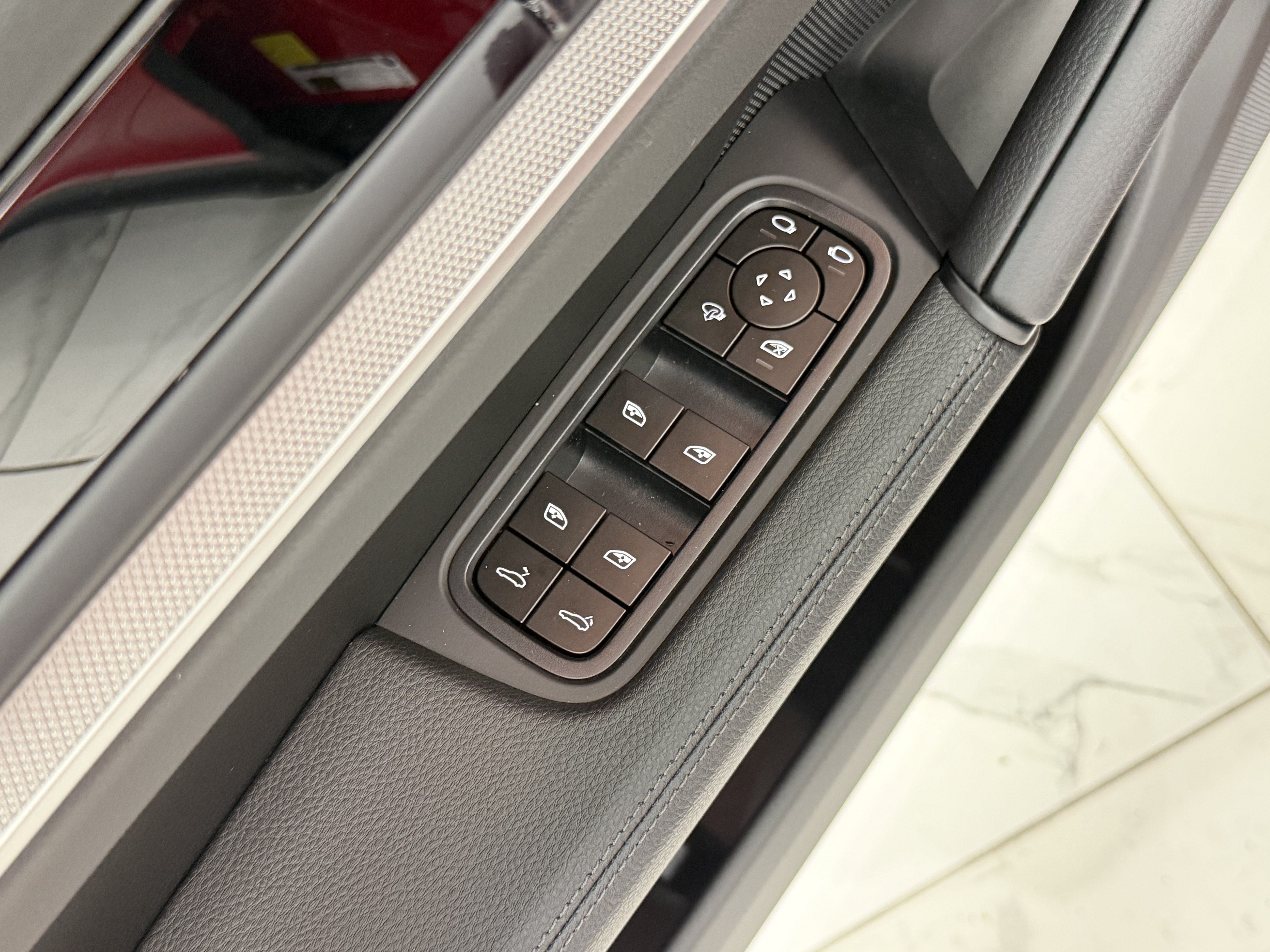New 2026 Porsche Cayenne Coupe AWD/4WD image 28
