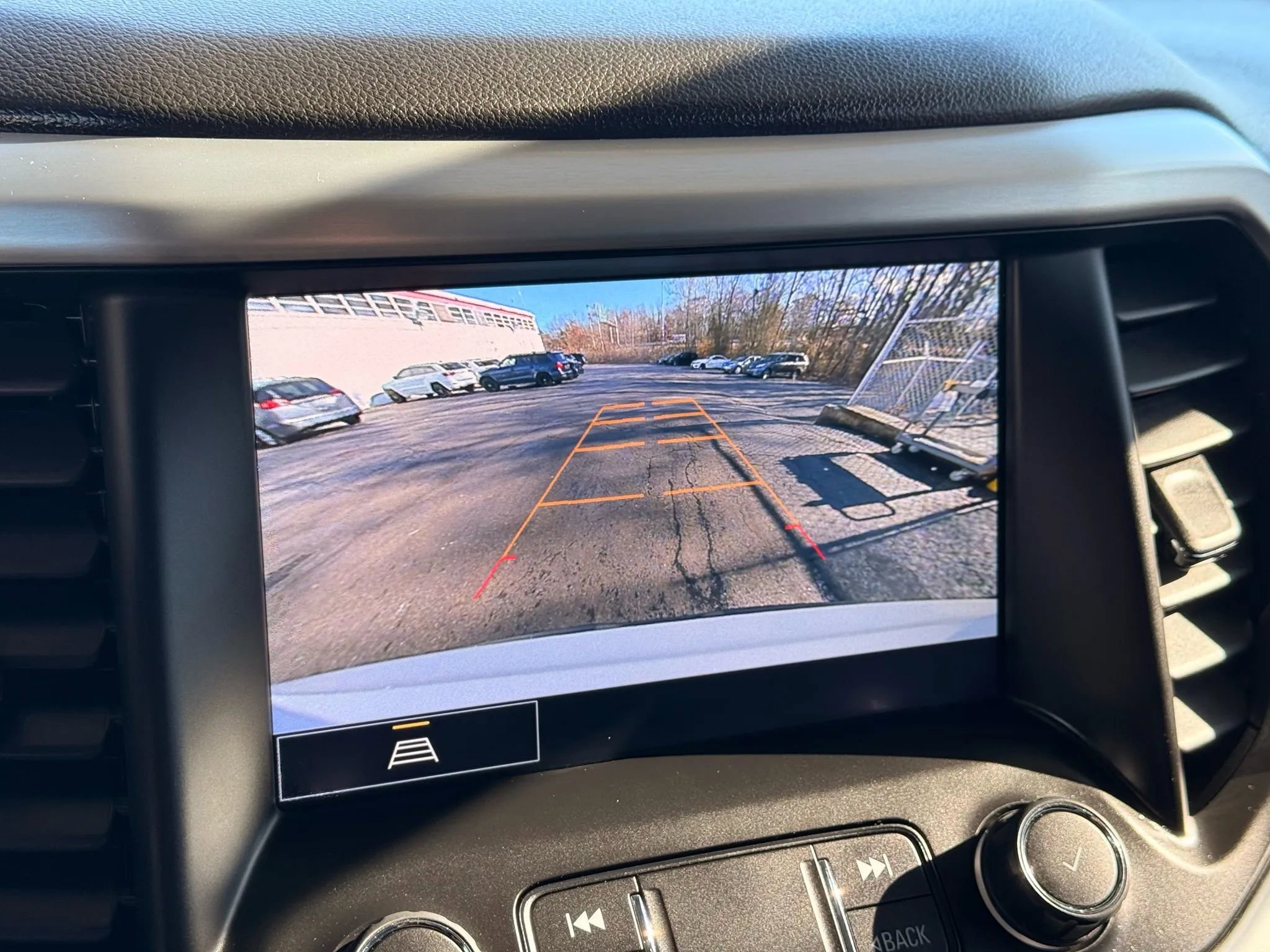 Used 2022 GMC Acadia SLT w/ LPO, Floor Liner Package image 86