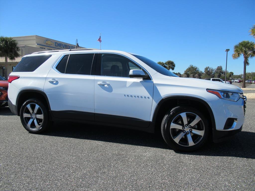 Certified 2021 Chevrolet Traverse LT w/ LT Premium Package FWD image 2