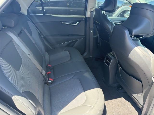 Certified 2024 Kia Niro Wind FWD image 3